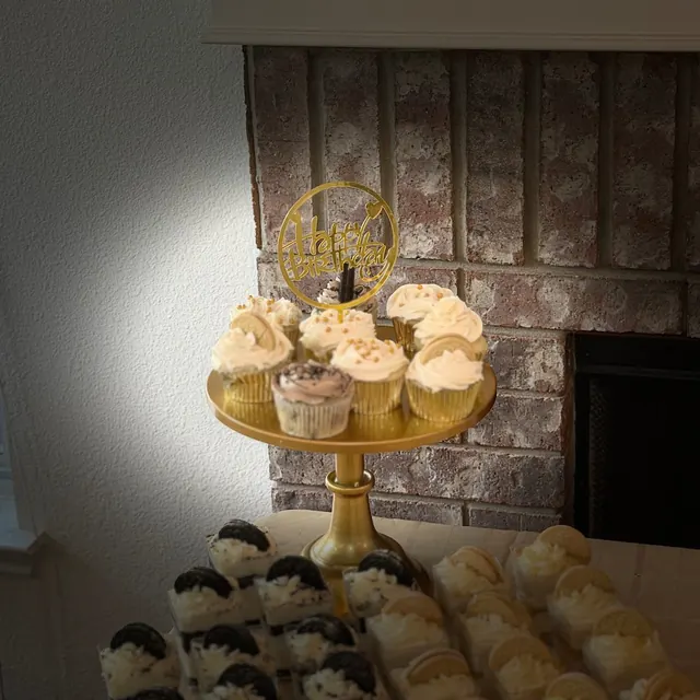 Tiered cupcake stand